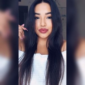 Meet your Posher, Yessenia